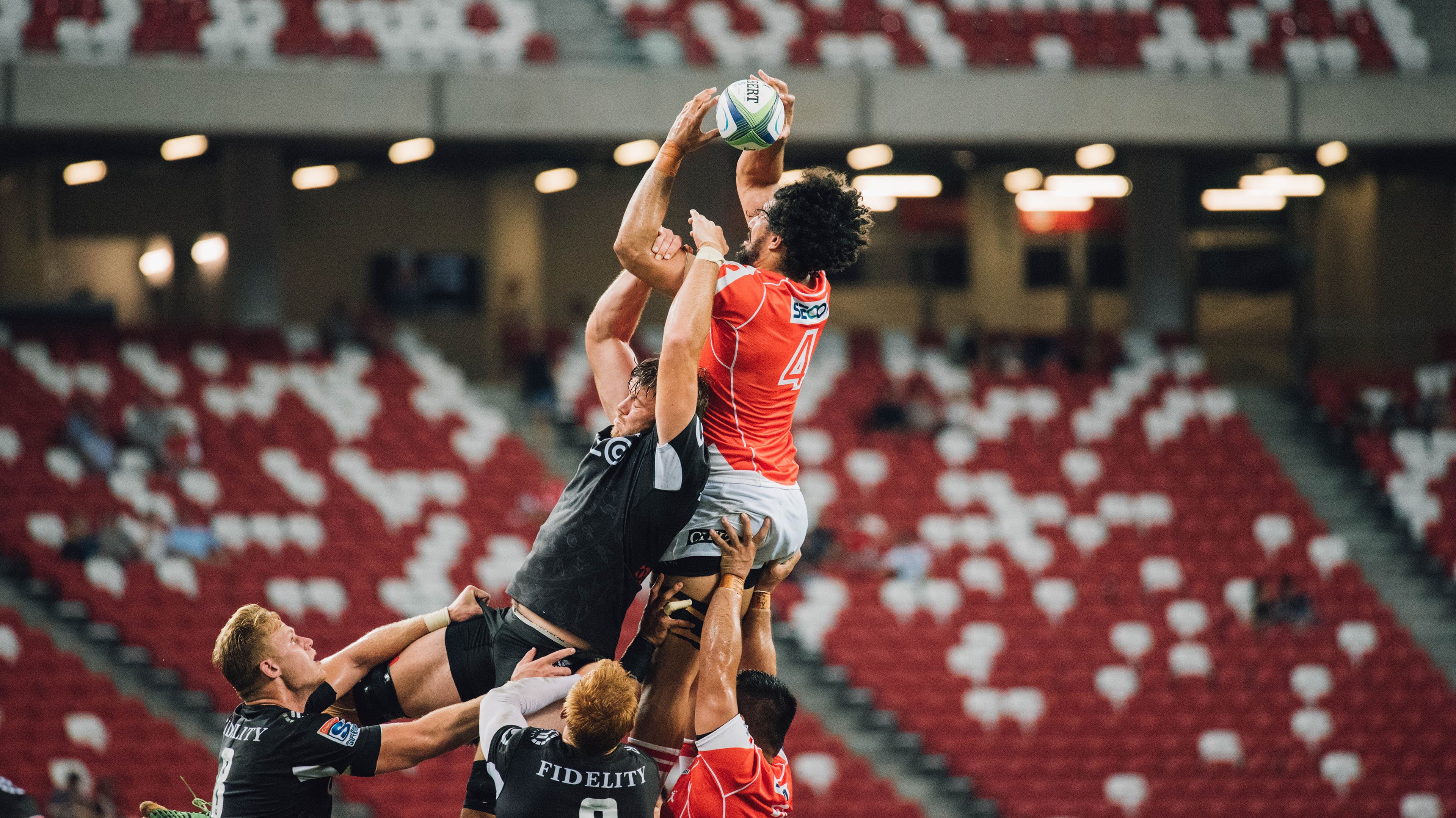 蛙泳比赛吉尔吉斯斯坦表现坚韧，吉尔吉斯斯坦游泳运动员